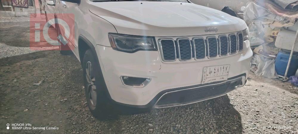 جیپ گراند شیرۆکی